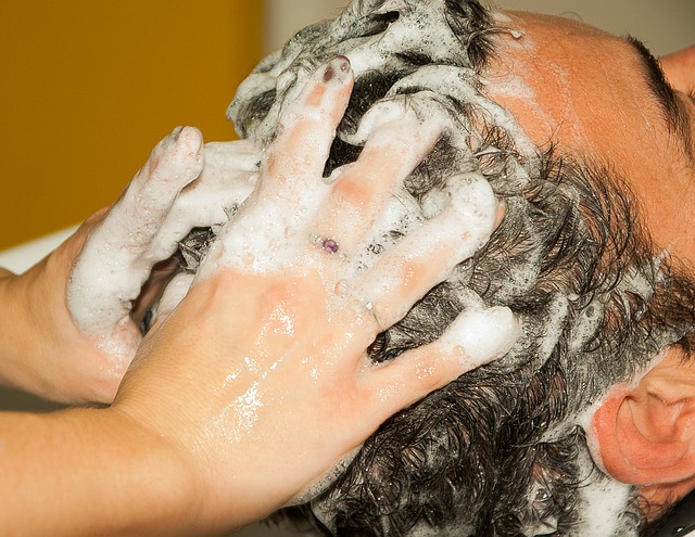 come farsi lo shampoo