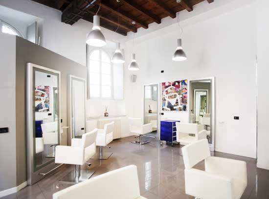 ANGELA POZZUOLI ❤️ è stata selezionata per la pubblicazione sulla TOP HAIRSTYLISTS – Guida ai migliori parrucchieri d’Italia 2021