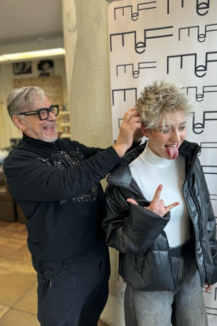 MeF PARRUCCHIERI ❤️, TOP HAIRSTYLISTS 2024 cura il CAMBIO LOOK della cantante MONNAELISA MeF PARRUCCHIERI ❤️, TOP HAIRSTYLISTS 2024 cura il CAMBIO LOOK della cantante MONNAELISA