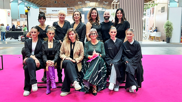 Tiziana Drudi❤️, TOP HAIRSTYLISTS 2024 di Longiano (Forlì-Cesena) ha brillato alla fiera INNOVATION BEAUTY LAB (Rimini, 19-21 Ottobre) Tiziana Drudi❤️, TOP HAIRSTYLISTS 2024 di Longiano (Forlì-Cesena) ha brillato alla fiera INNOVATION BEAUTY LAB (Rimini, 19-21 Ottobre)