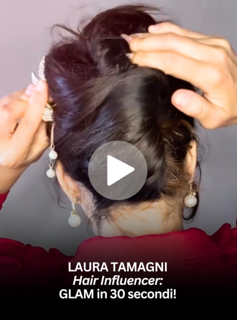 All'Hair Influencer ❤️ Laura Tamagni bastano 30 secondi per realizzare un'acconciatura di estrema Eleganza – TOP 10 HAIR INFLUENCER AWARD All'Hair Influencer ❤️ Laura Tamagni bastano 30 secondi per realizzare un'acconciatura di estrema Eleganza – TOP 10 HAIR INFLUENCER AWARD